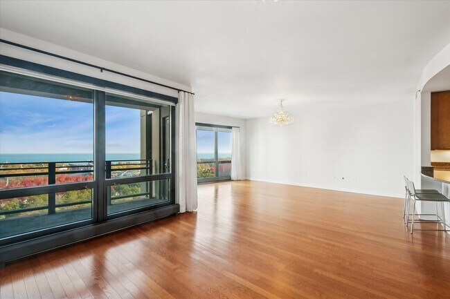 Building Photo - 130 N Garland Ct