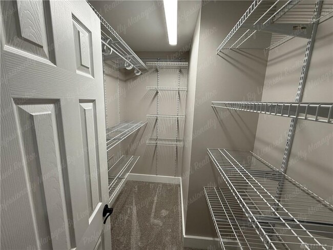 Building Photo - 2154 Willowgrove Ave