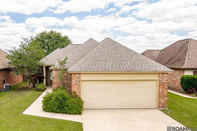 Building Photo - 9015 Westlake Ave