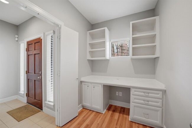 Building Photo - 3736 Main Plaza Dr