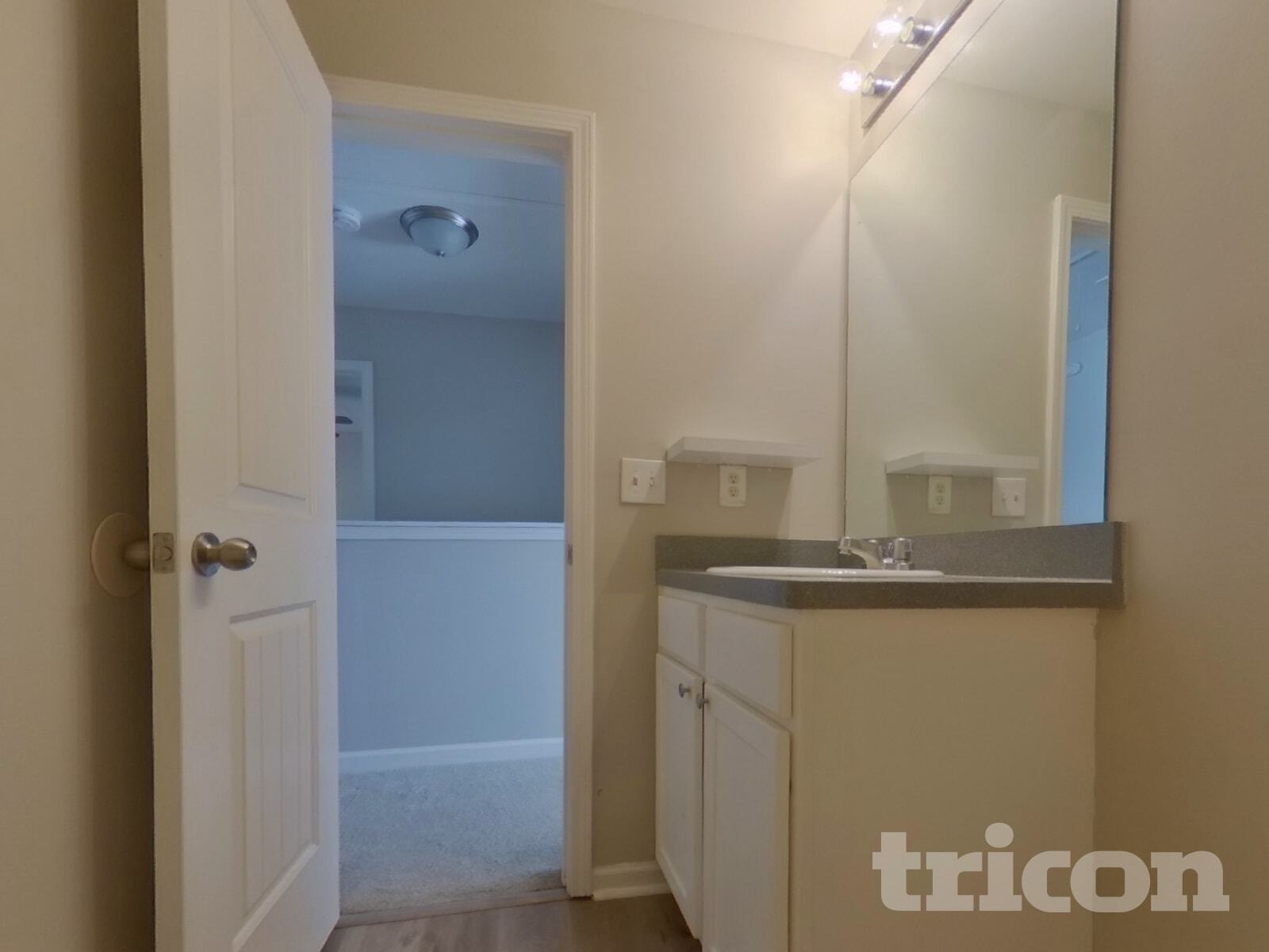 Building Photo - 29 Carriage Hls Dr SE