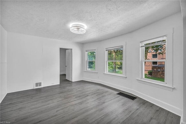 Building Photo - 4302 W 30th St