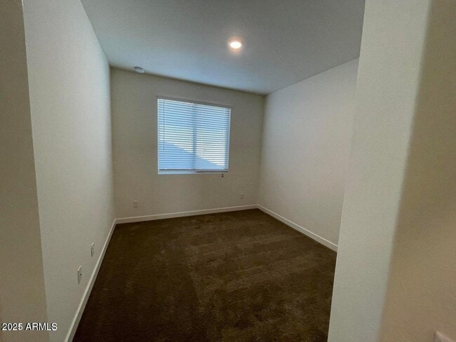Building Photo - 16739 W Sand Hills Rd