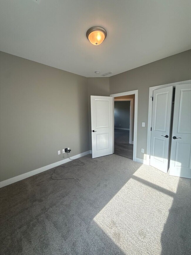 Building Photo - 17212-17224 Palazzo Drive