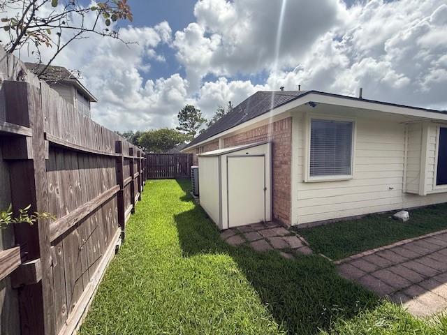 Building Photo - 1826 Oak Lodge Dr