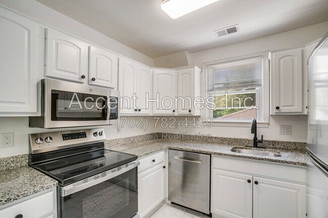 Building Photo - 4916 Chowan Ave