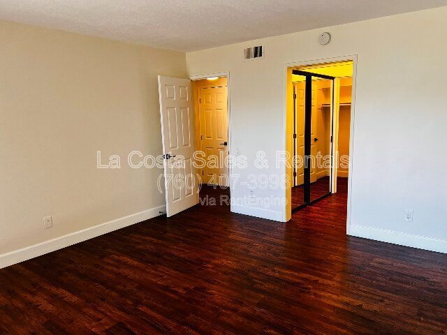 Building Photo - 2204 Plaza De Las Flores Plz