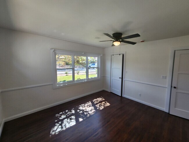 Building Photo - 4950 Rosehedge Dr