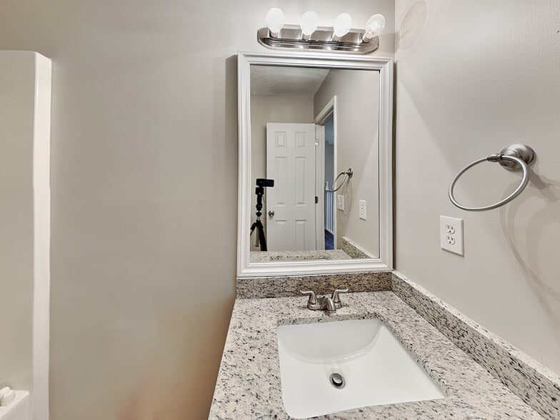 Building Photo - 3551 Lehigh Way