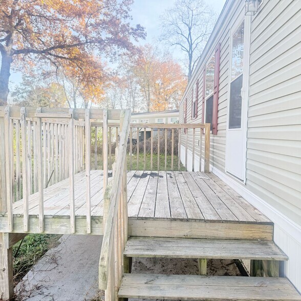 Building Photo - 10610 State Rte 762