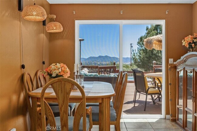 Building Photo - 1716 Cedar St