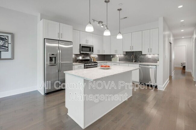 Building Photo - 3821 14th St NW