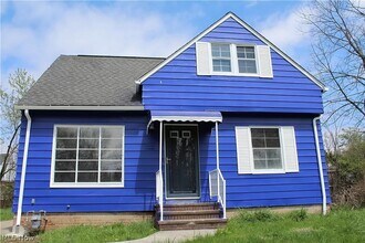 Building Photo - Lovely 4 Bedroom 1 Bathroom House in Cleveland