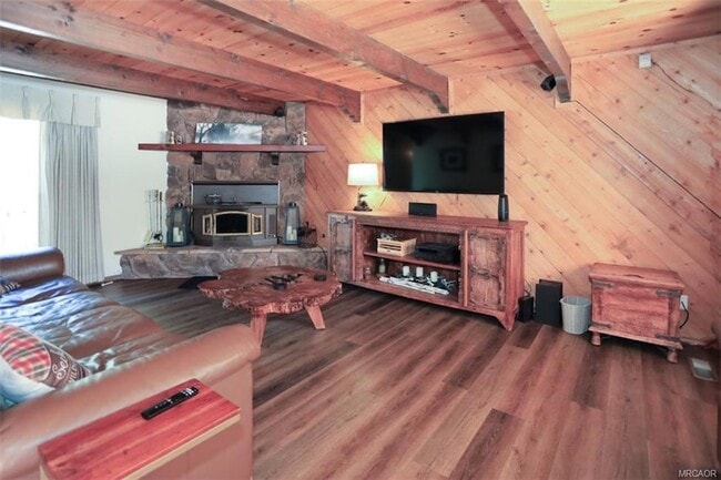 Building Photo - 1201 Fox Farm Rd