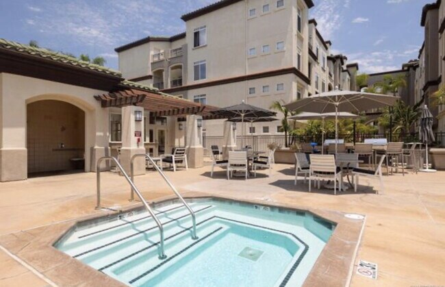Building Photo - $2,750 - 1 Bed / 1 Bath Bottom Floor Beautiful Condo at Regents La Jolla