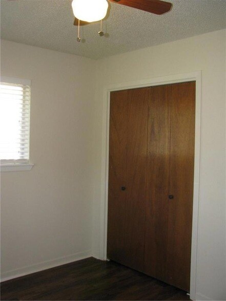 Building Photo - 6509 Skycrest Dr