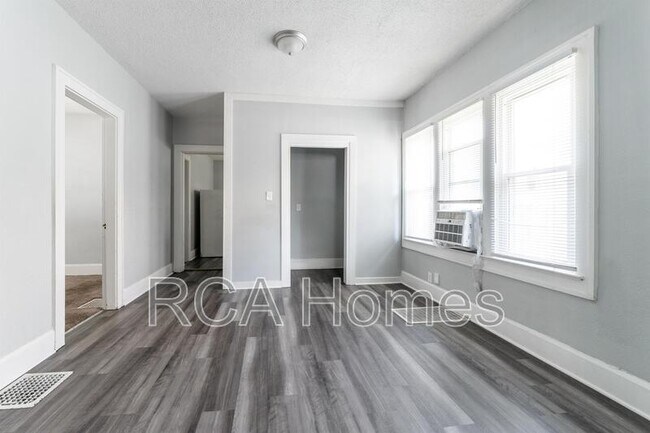 Primary Photo - 1411 N Belleview Pl