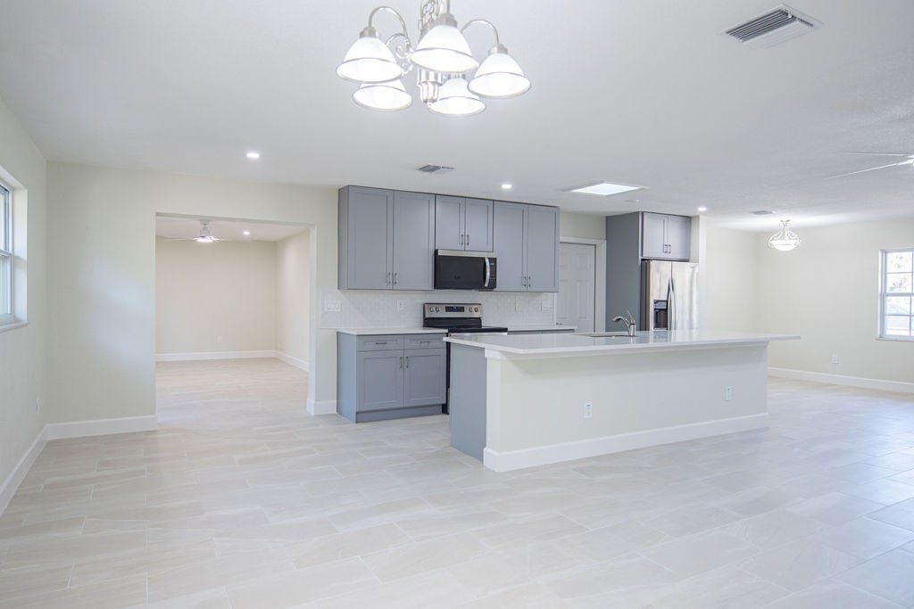 Kitchen and Family - 70 S Winter Park Dr