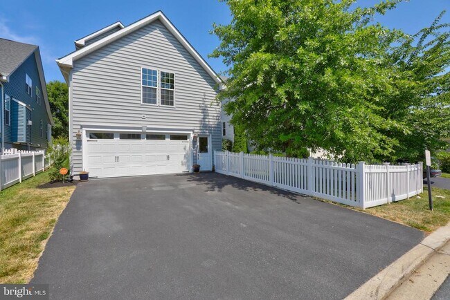 Building Photo - 1412 Musgrove Alley