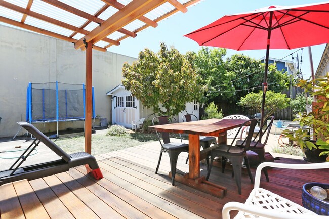Building Photo - OPEN HOUSE: Sunday (6/1) from 3:00pm to 4:...