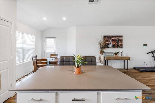 Building Photo - 107 Isaac Millsaps Trl