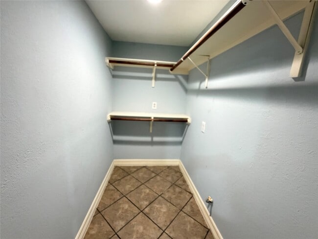 Building Photo - 5231 Leeland St