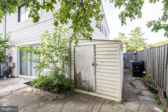 Building Photo - 300 Reneau Way