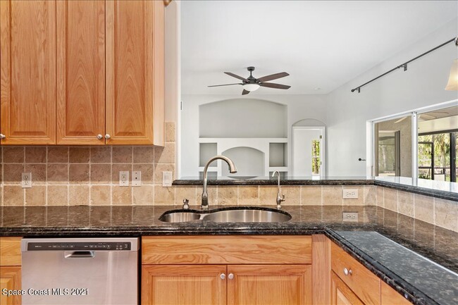 Building Photo - 5867 Treasure Ln