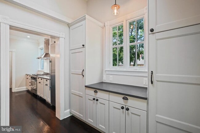 Building Photo - 12 Murray Pl