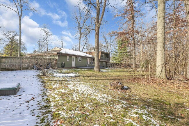 Building Photo - 2844 Wildwood Rd