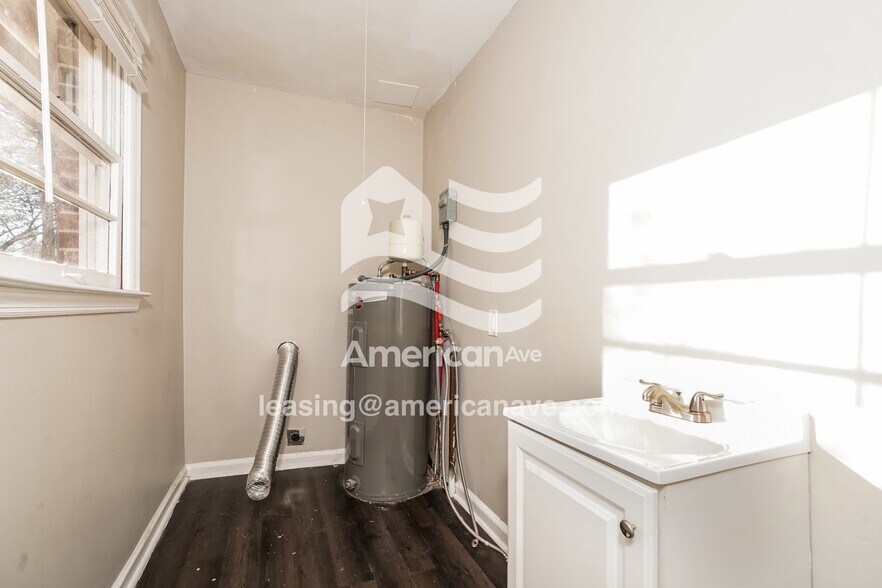 Building Photo - 209 Ashby Way