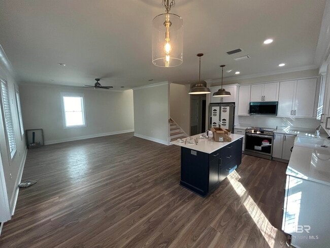 Building Photo - 5126 Pine Rd