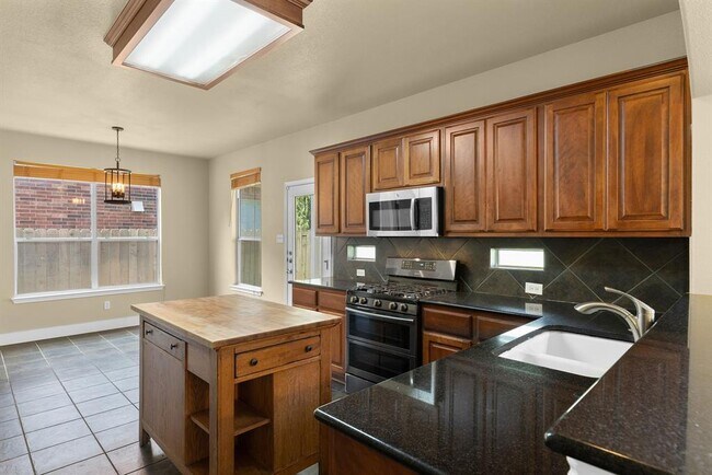 Building Photo - 10128 Channel Island Dr