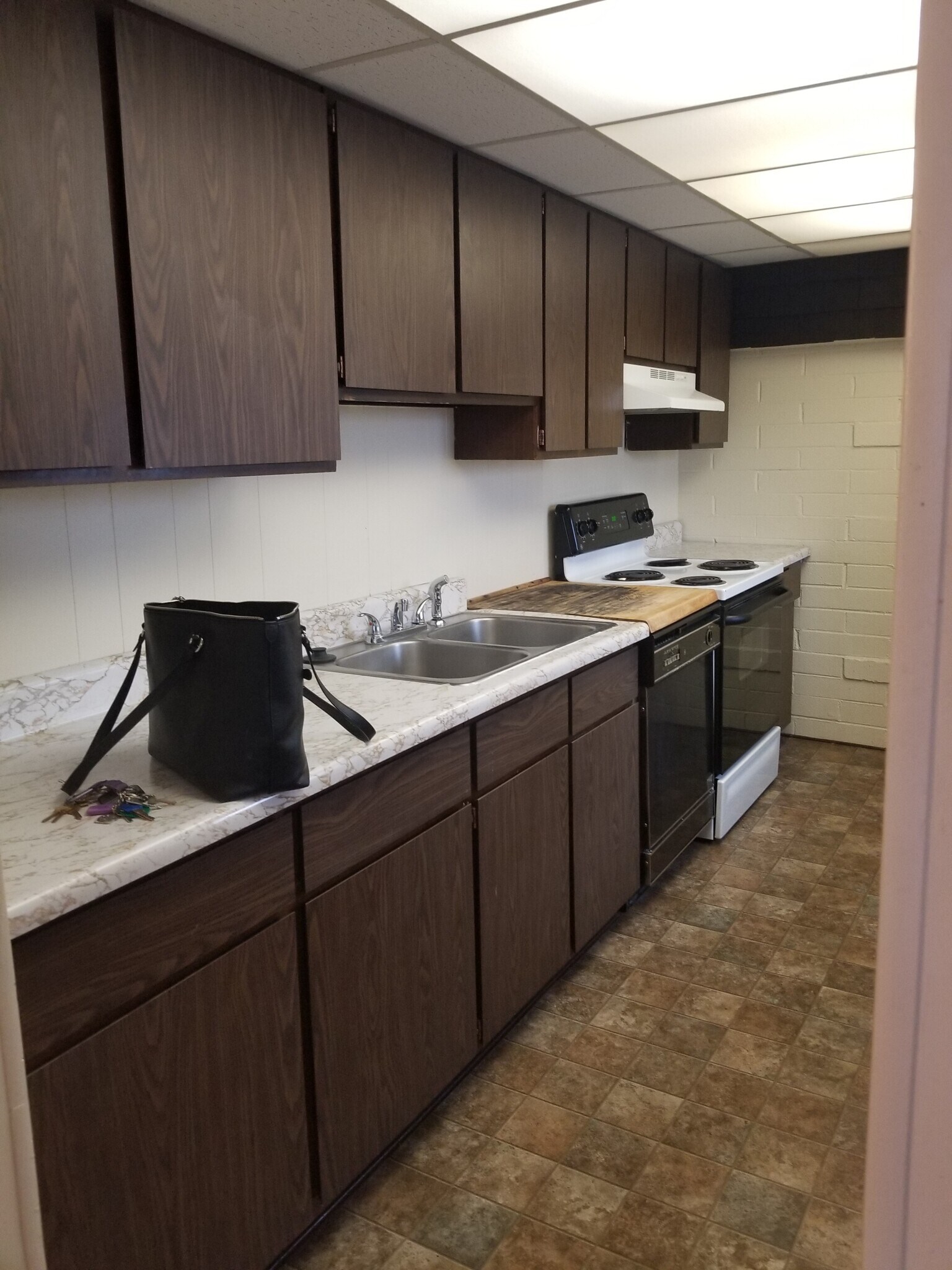 Building Photo - 2752 University Ave