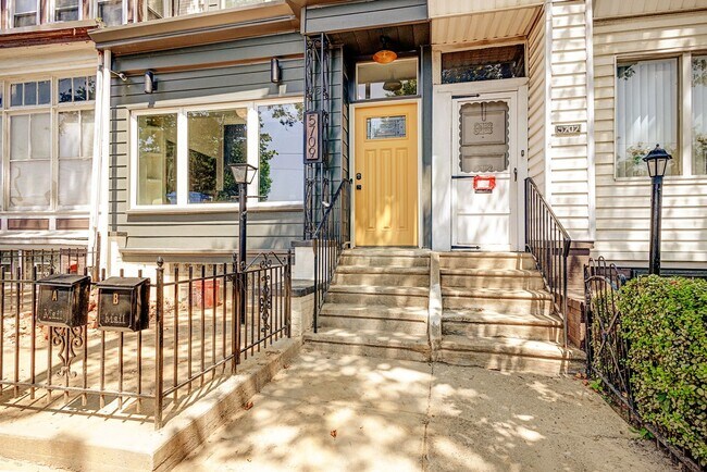 Building Photo - 5709 Baltimore Ave