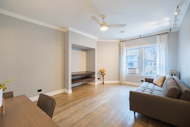 Building Photo - 536 1/2 W Cornelia Ave