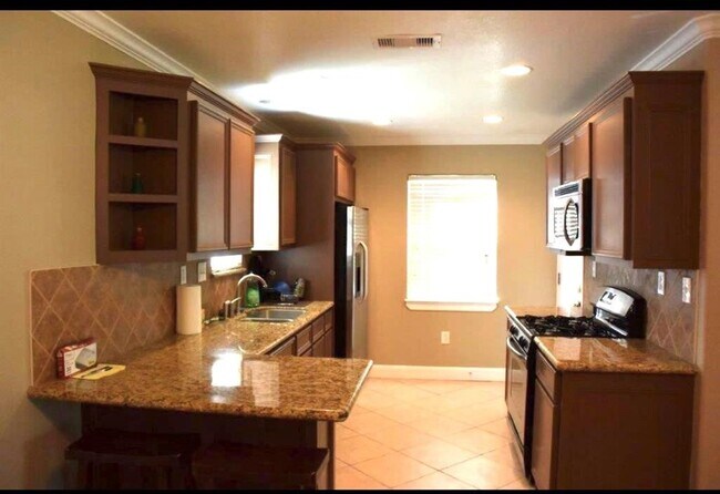 Building Photo - 2009 Neumann Dr