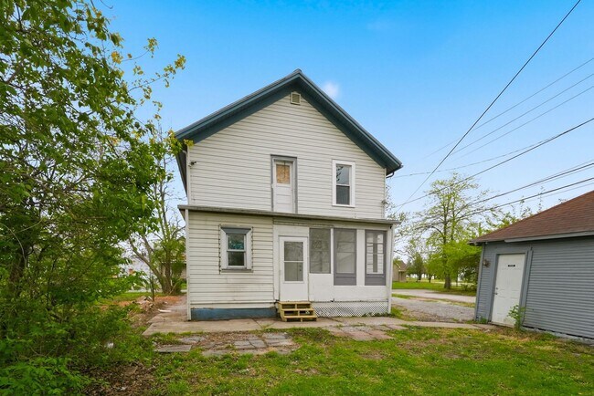 Building Photo - Charming 3BR with Garage & Updates