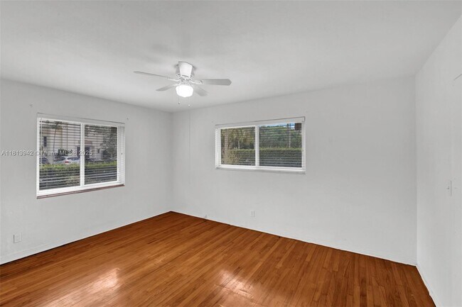 Building Photo - 386 NE 99th St