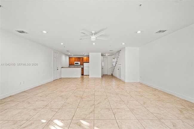 Building Photo - 1730 Thomas St