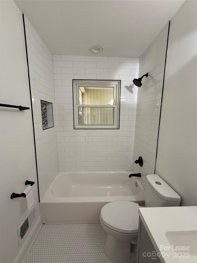 Building Photo - 1508 Woodhill Ln