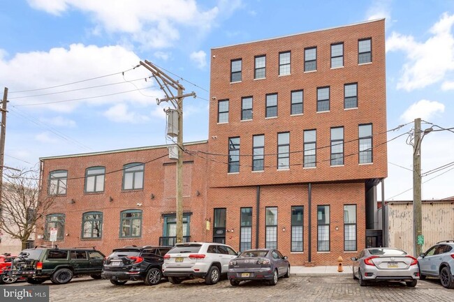 Building Photo - 2045 Trenton Ave