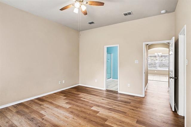 Building Photo - 633 Horn St