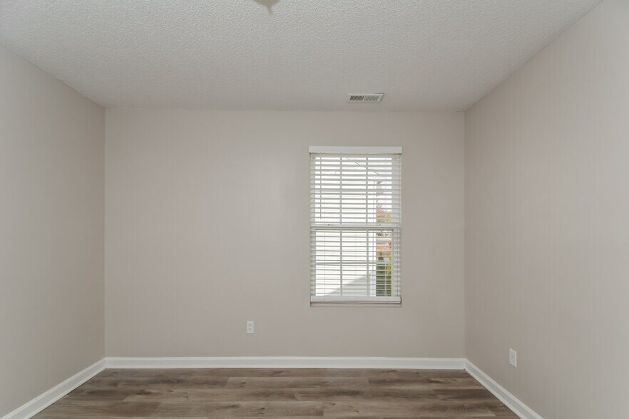 Building Photo - 3004 Ranburne Dr