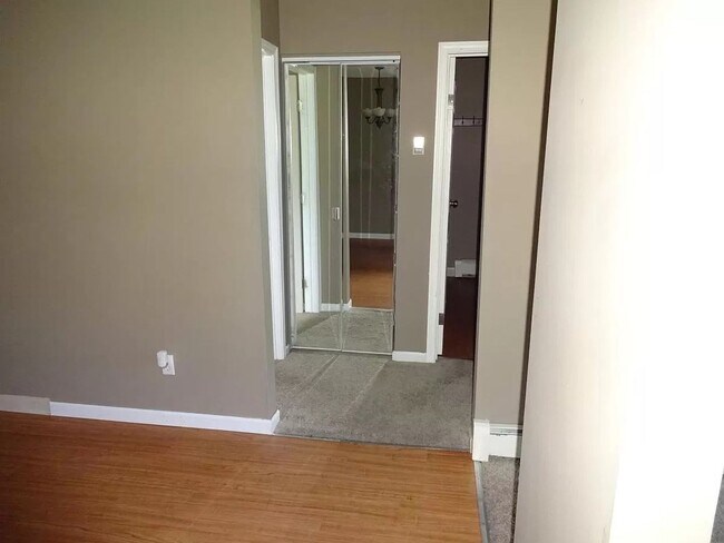 Building Photo - 4620 Reka Dr