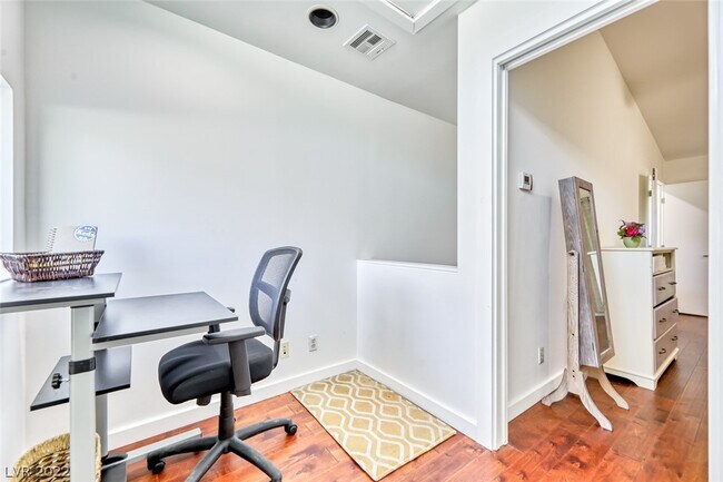 Building Photo - 1158 E Carson Ave