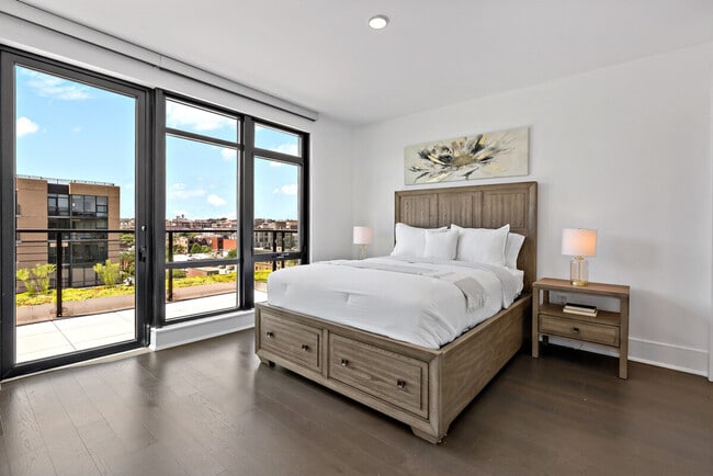 Building Photo - 1611 8th St NW