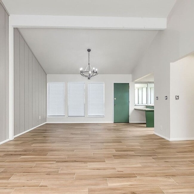 Building Photo - Updated 3 Bed 2 Bath In OKC