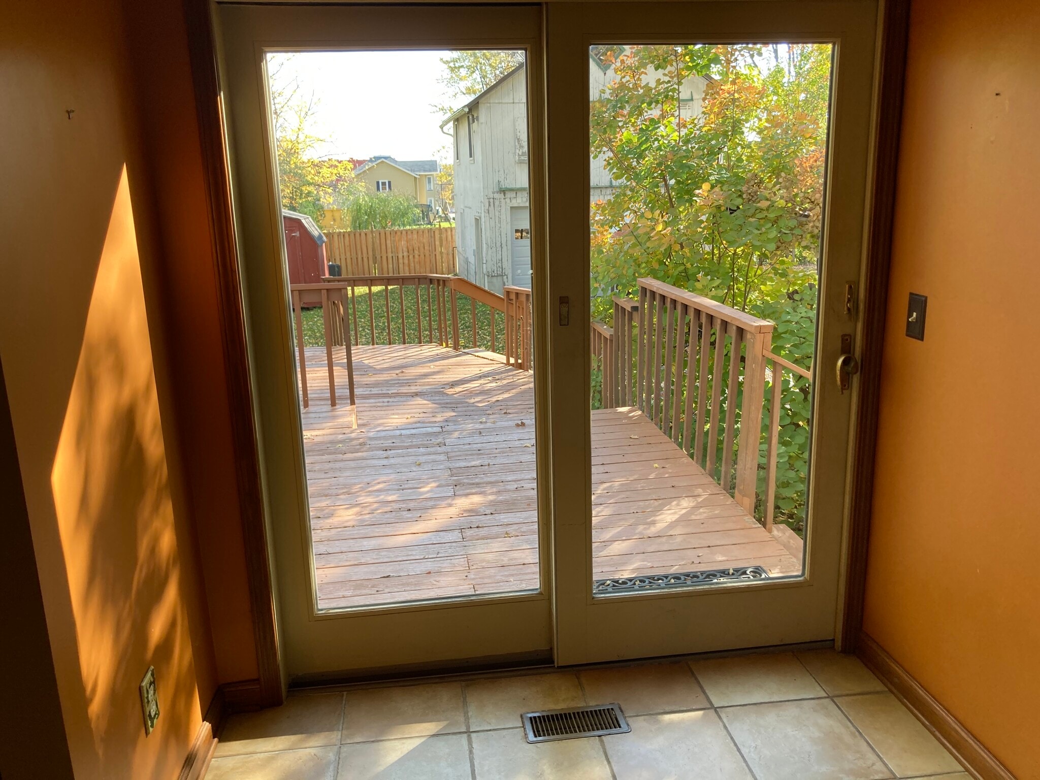 Building Photo - 223 Gibson St