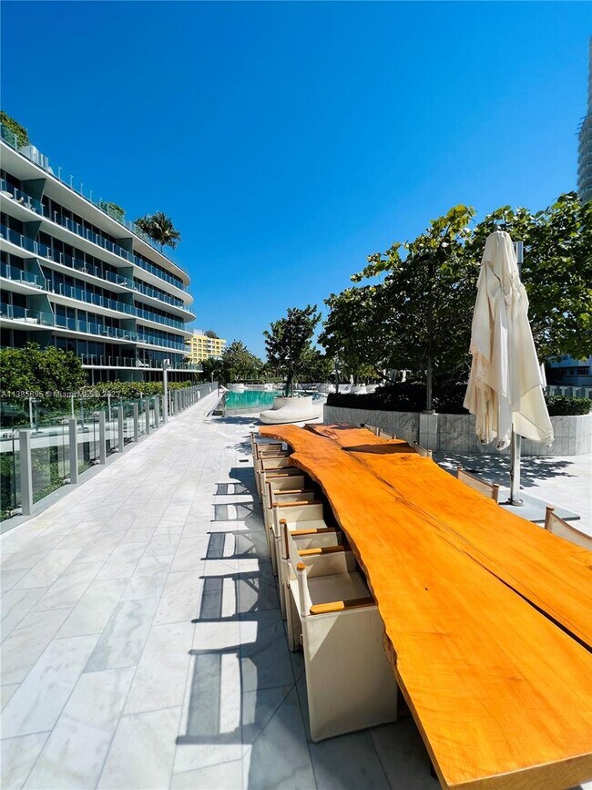 Building Photo - 1 Collins Ave